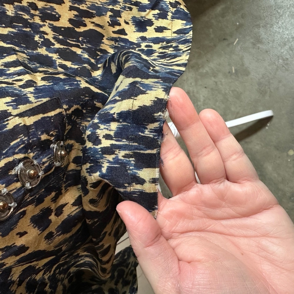 Dries‎ Van Noten 100% Silk Leopard Print Twisted Front Snap Blouse Blue Tan 42 - Picture 9 of 11